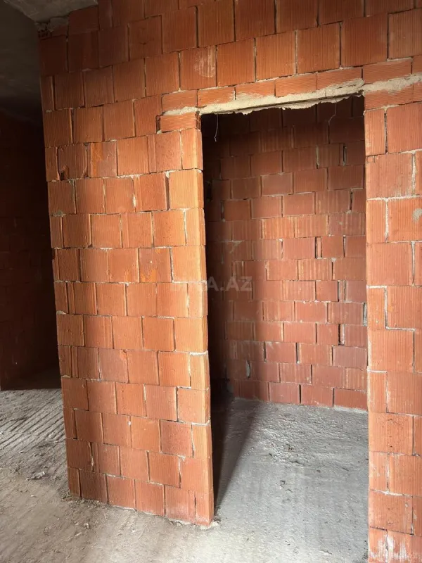 Satılır 3 otaqlı mənzil 138 m²