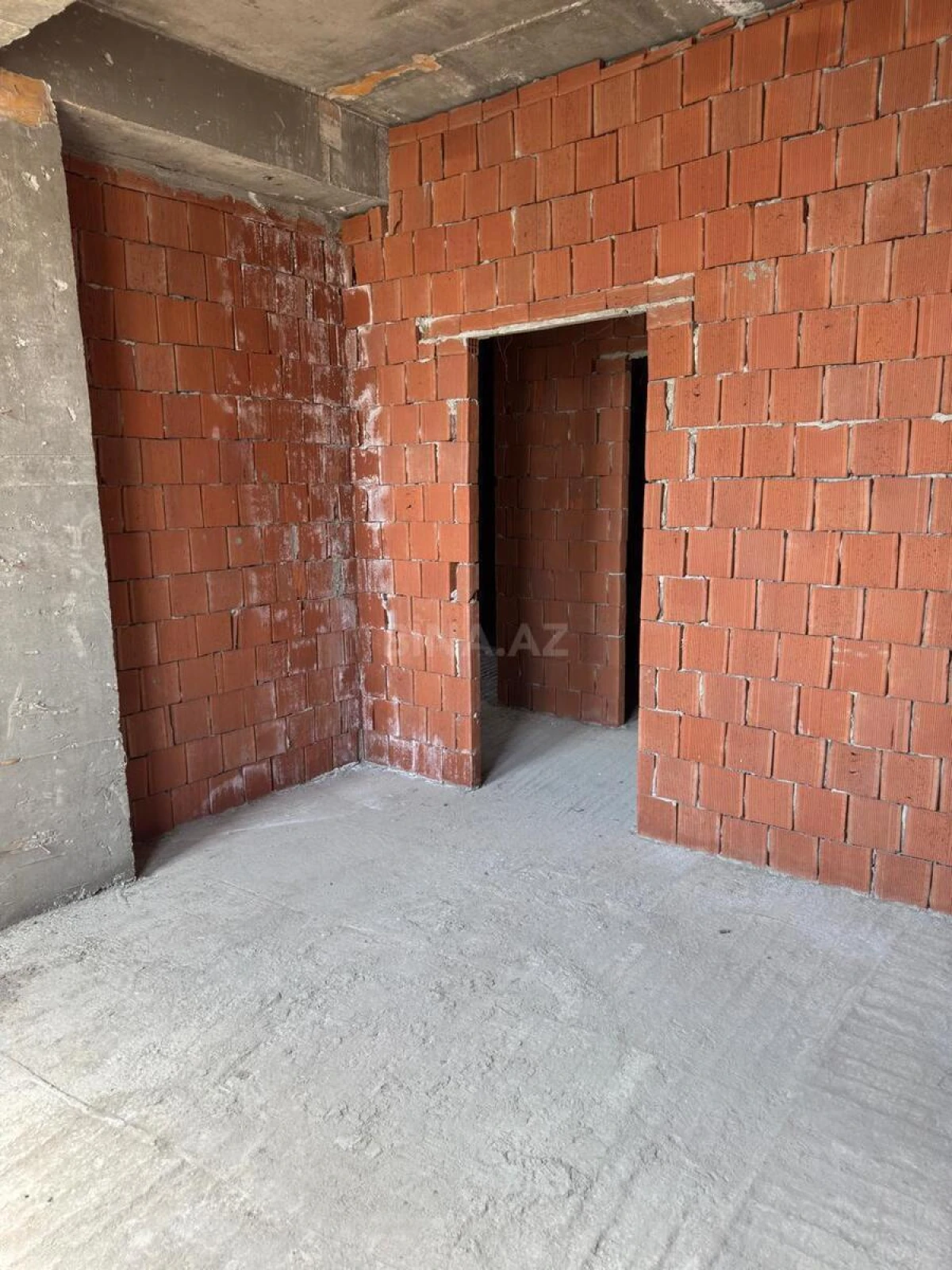 Satılır 3 otaqlı mənzil 138 m²
