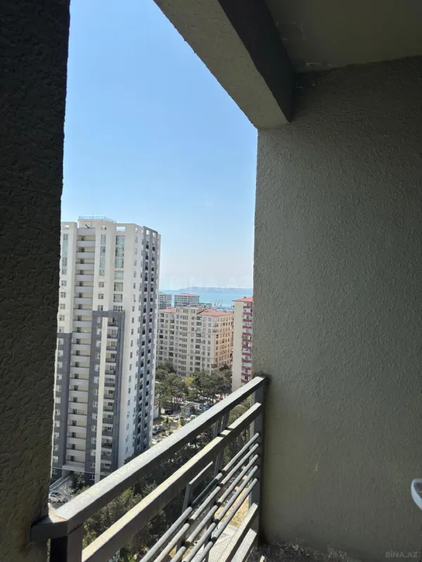 Satılır 3 otaqlı mənzil 138 m²