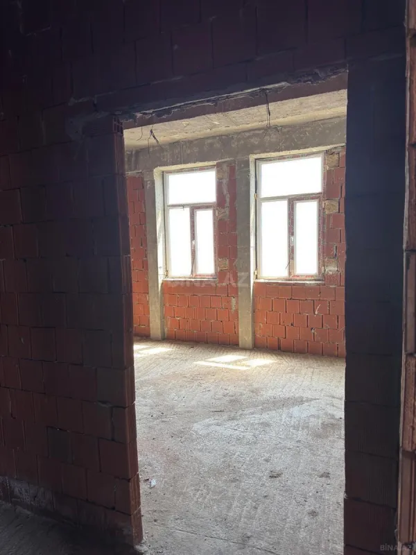 Satılır 3 otaqlı mənzil 138 m²