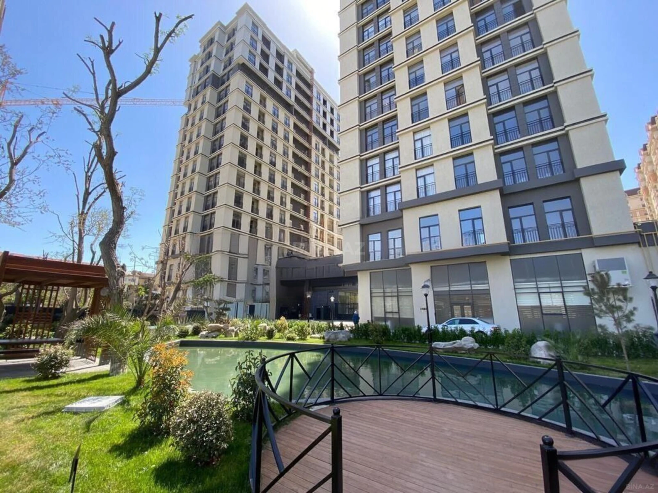 Satılır 4 otaqlı mənzil 176.5 m²
