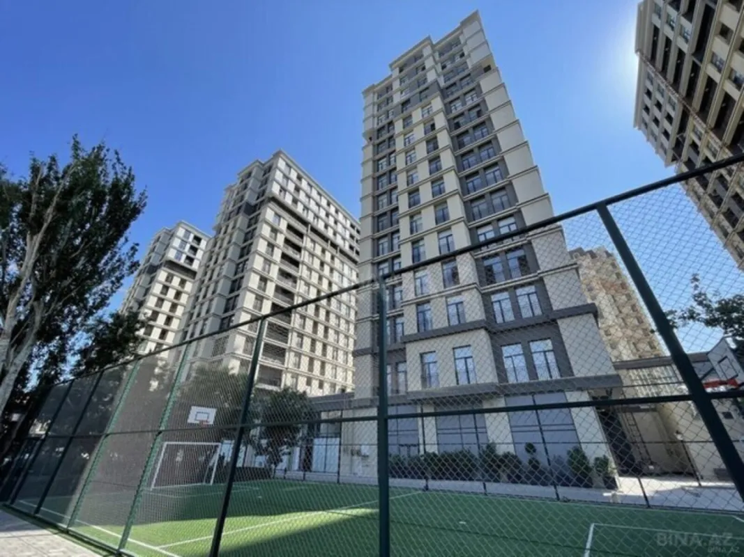 Satılır 5 otaqlı mənzil 215 m²