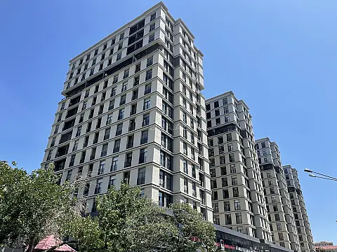 Satılır 5 otaqlı mənzil 215 m²