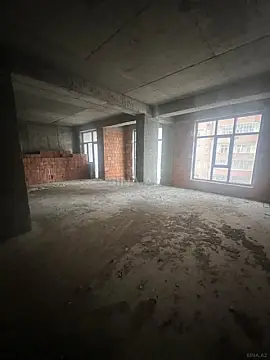 Satılır obyekt 950 m²