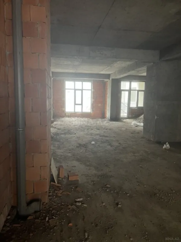 Satılır obyekt 950 m²