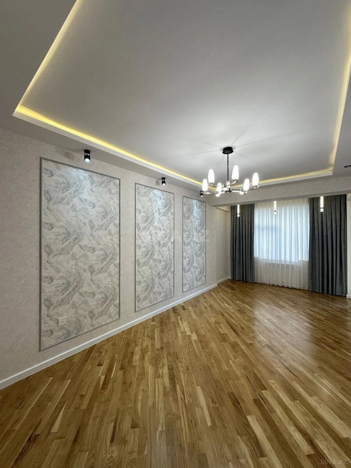 Satılır 4 otaqlı mənzil 156 m²
