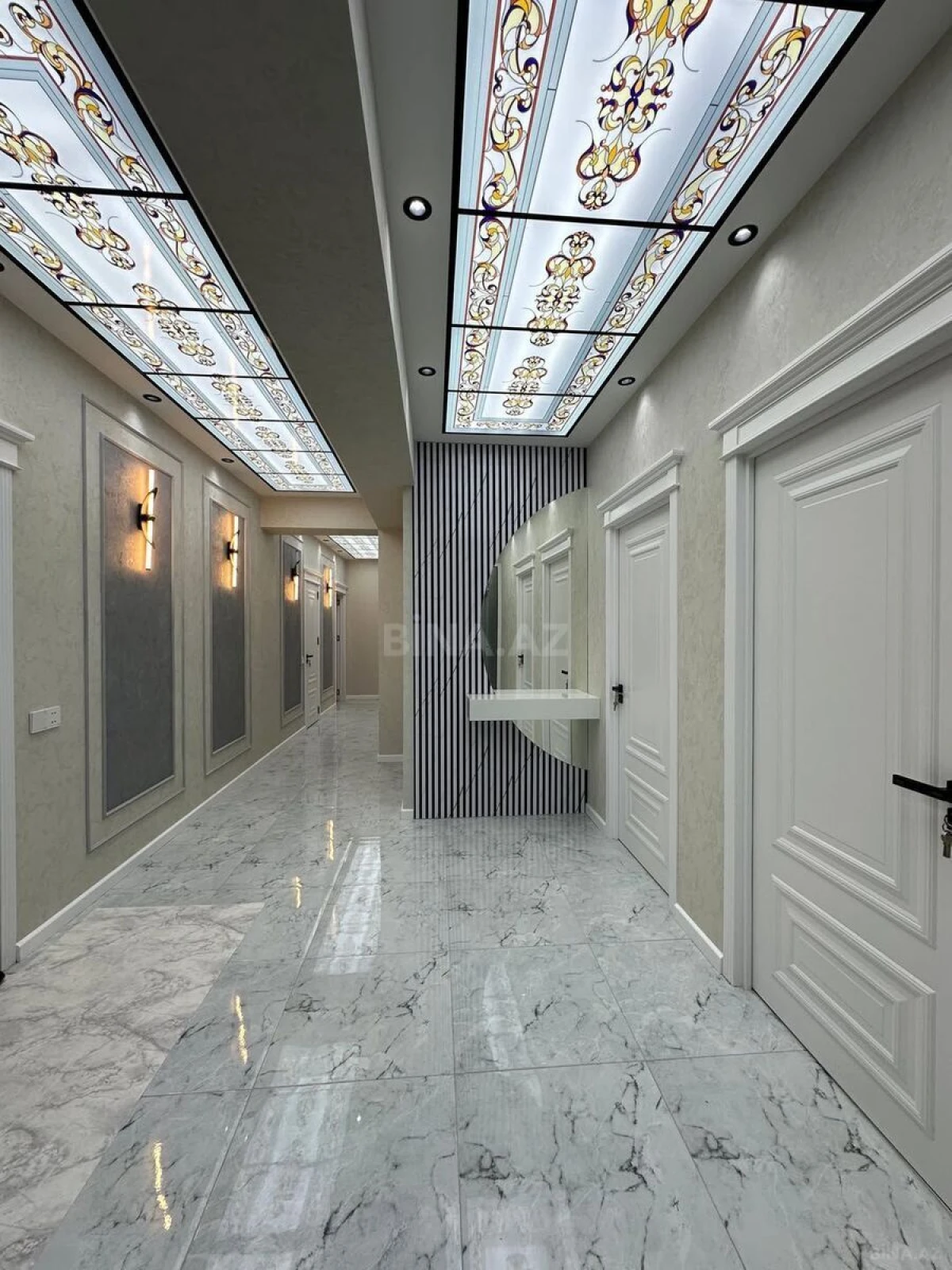 Satılır 4 otaqlı mənzil 156 m²