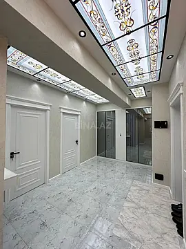 Satılır 4 otaqlı mənzil 156 m²