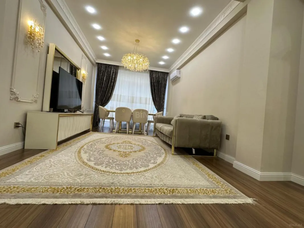 Satılır 2 otaqlı mənzil 82 m²