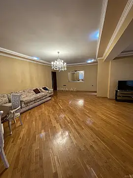 Satılır 3 otaqlı mənzil 167 m²