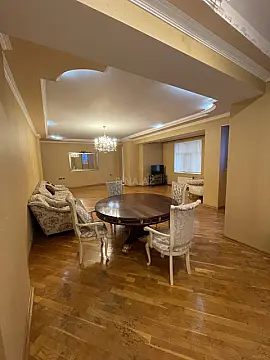 Satılır 3 otaqlı mənzil 167 m² — Bakı 3 otaq 167.00 m²