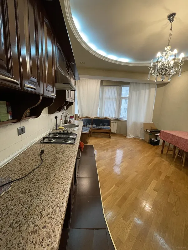 Satılır 3 otaqlı mənzil 167 m²