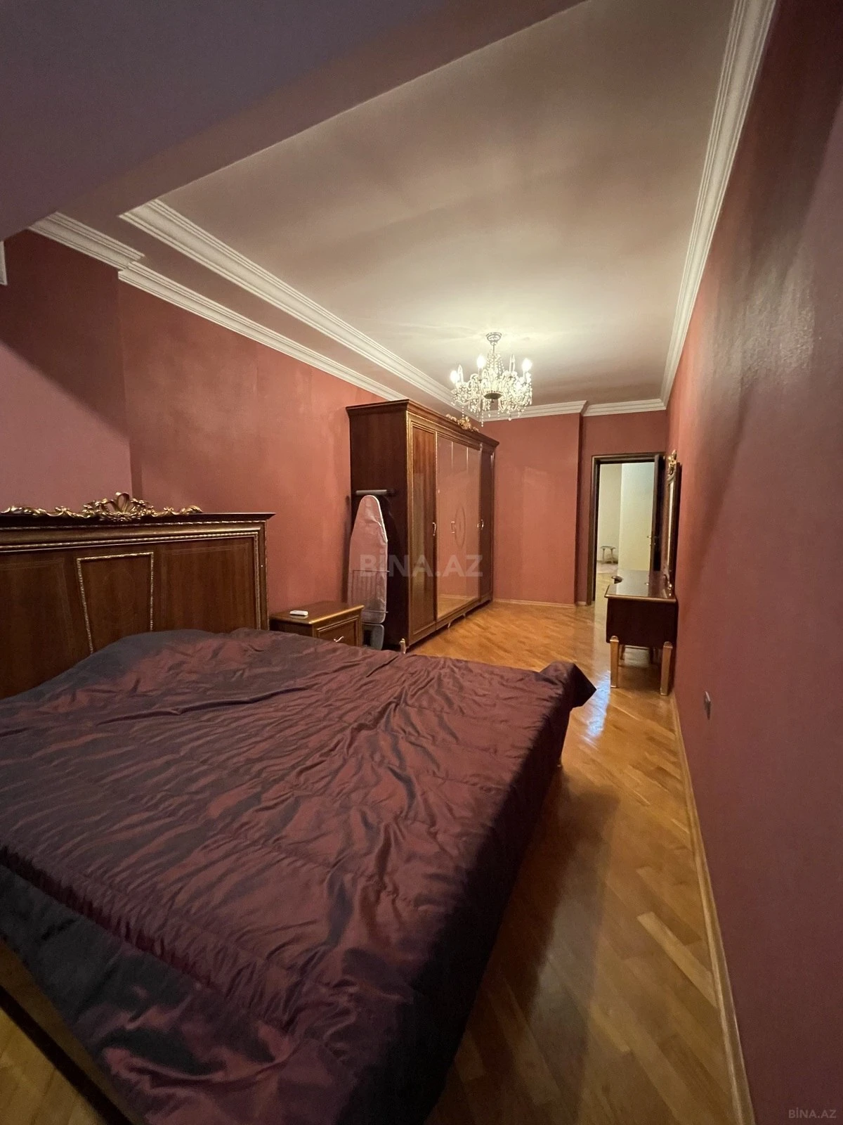 Satılır 3 otaqlı mənzil 167 m²