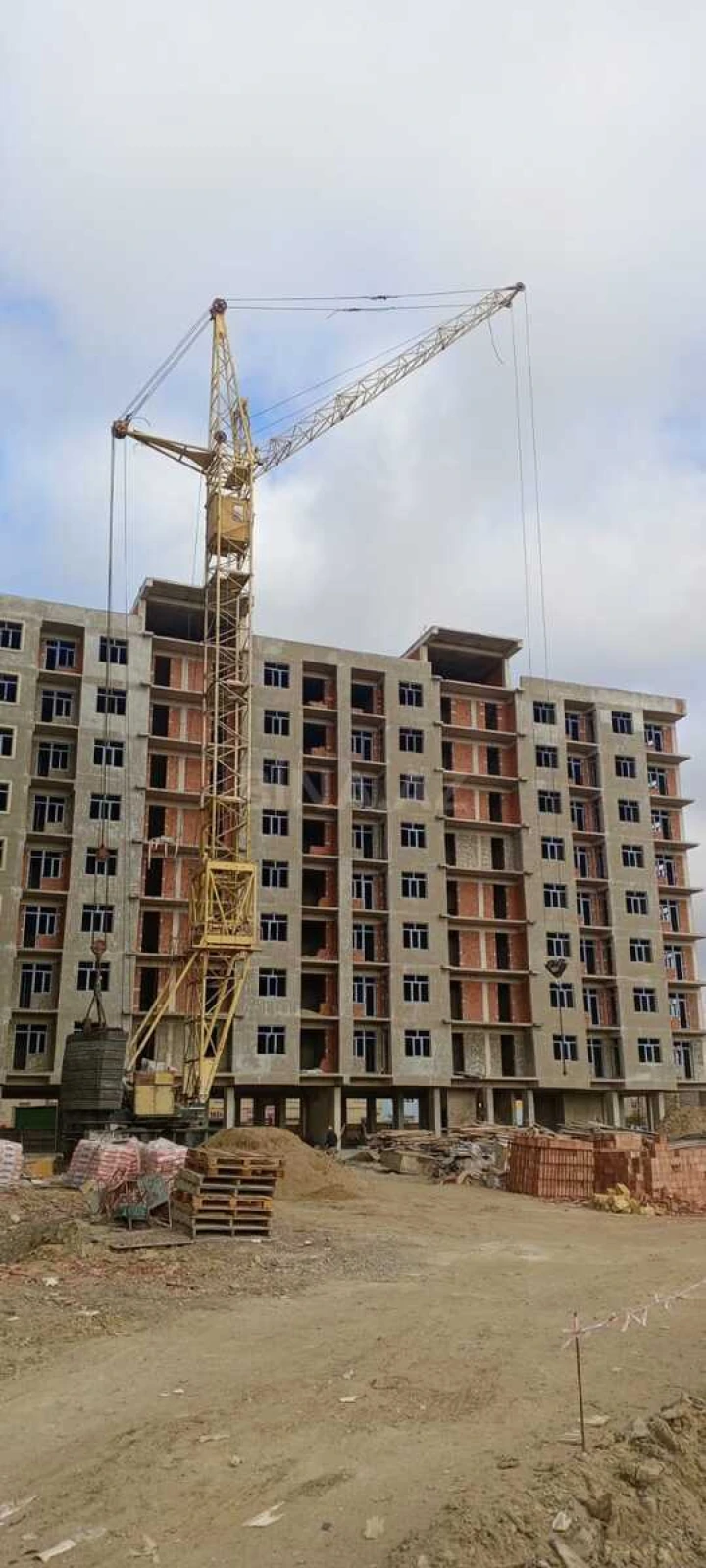 Satılır 1 otaqlı mənzil 57 m²