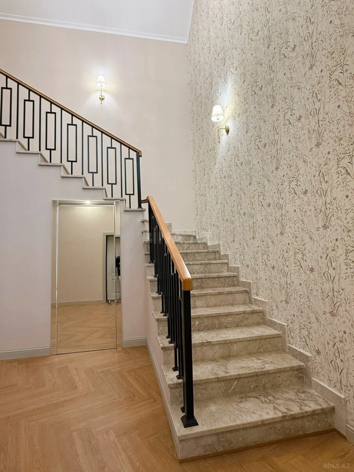 Satılır 5 otaqlı həyət evi 190 m²
