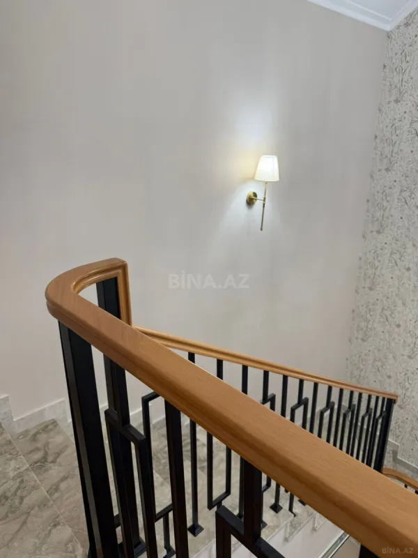 Satılır 5 otaqlı həyət evi 190 m²