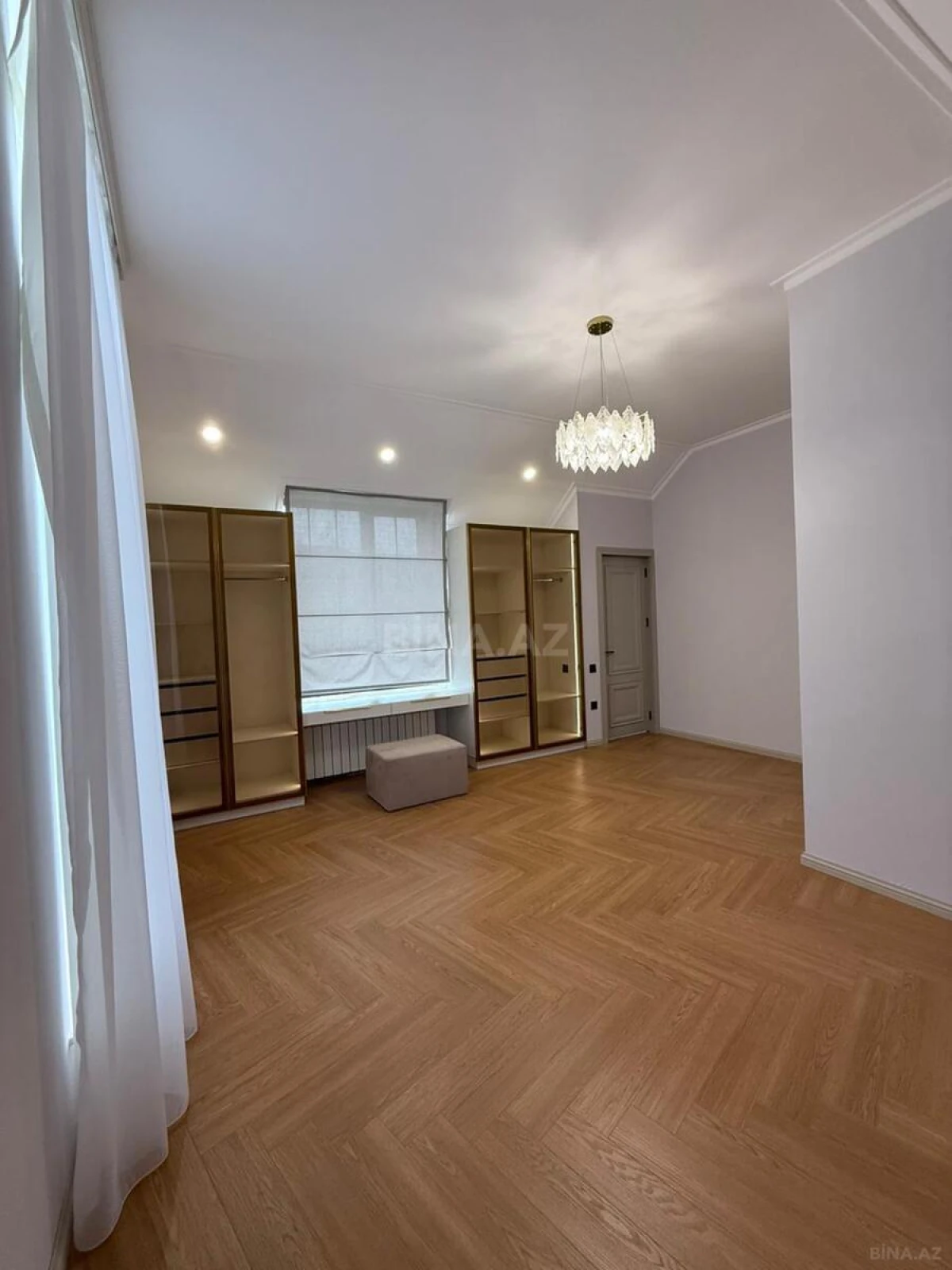 Satılır 5 otaqlı həyət evi 190 m²