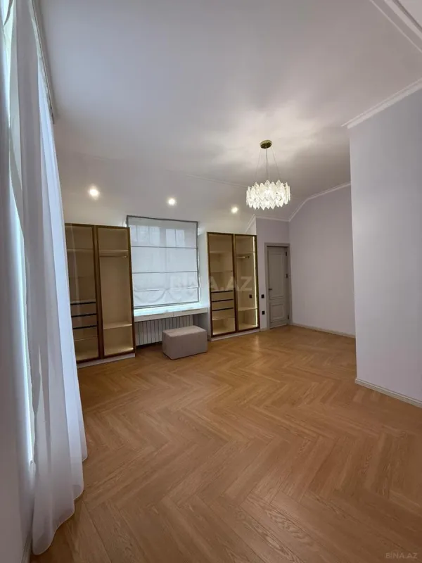 Satılır 5 otaqlı həyət evi 190 m²