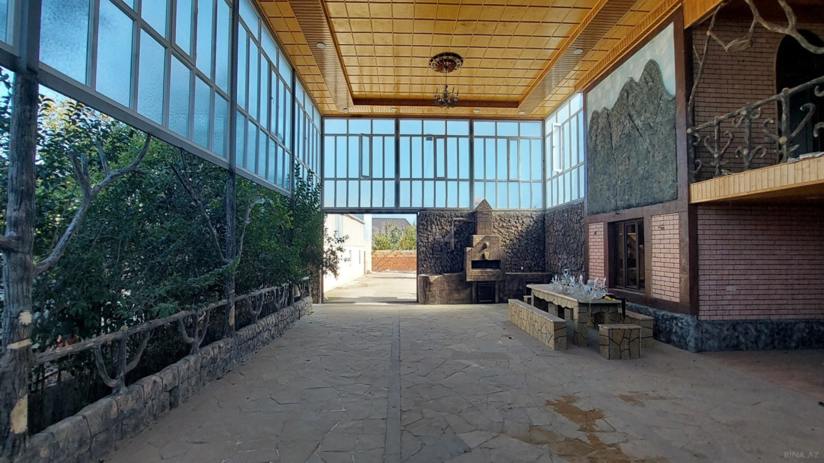 Satılır 9 otaqlı həyət evi 363.7 m²