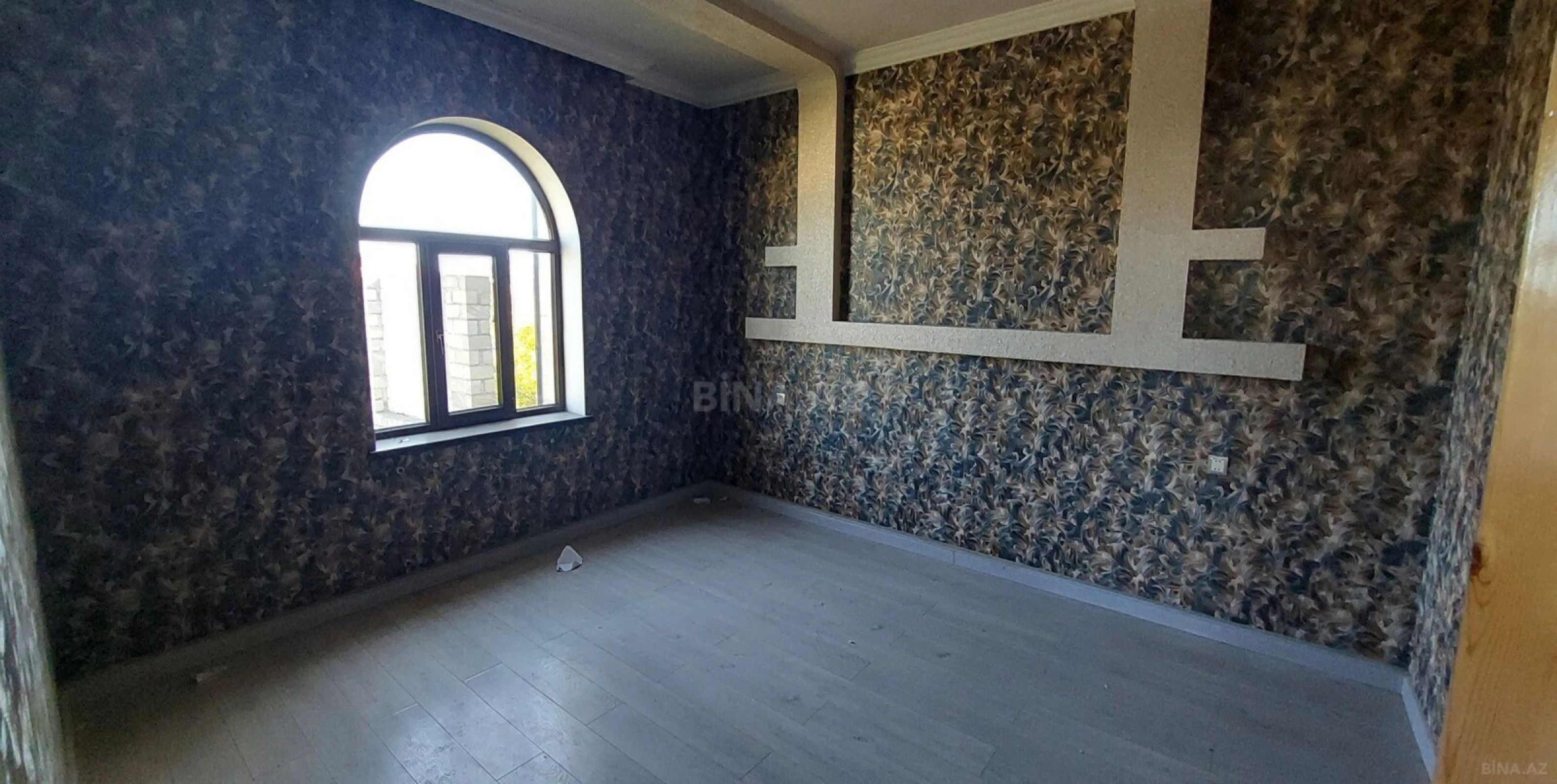Satılır 9 otaqlı həyət evi 363.7 m²