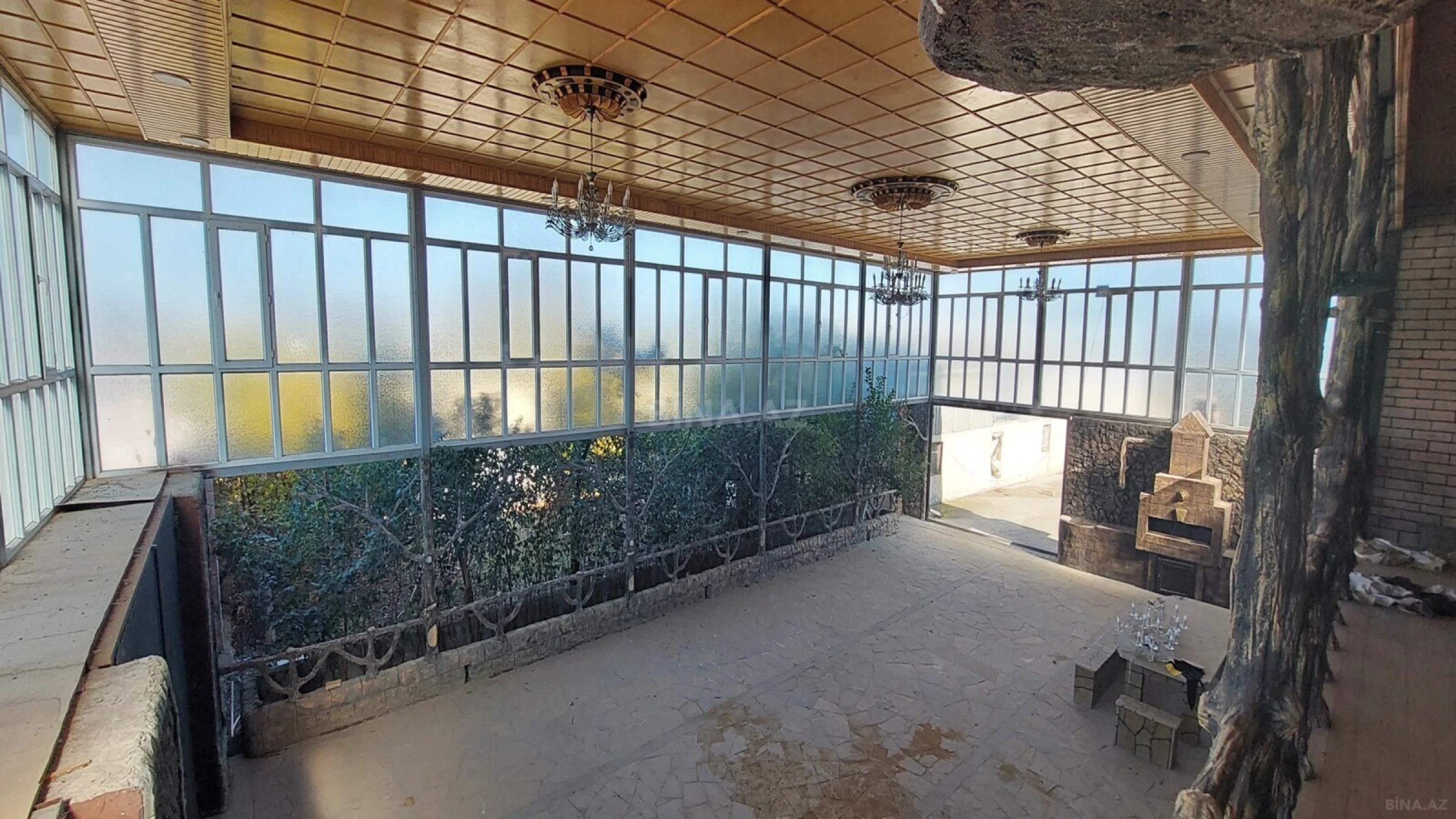 Satılır 9 otaqlı həyət evi 363.7 m²