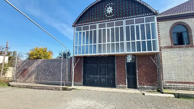 Satılır 9 otaqlı həyət evi 363.7 m² — Tovuz 9 otaq 363.70 m²