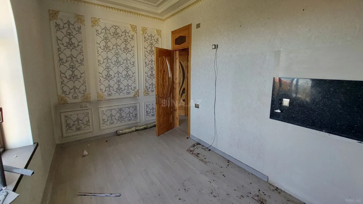 Satılır 9 otaqlı həyət evi 363.7 m²