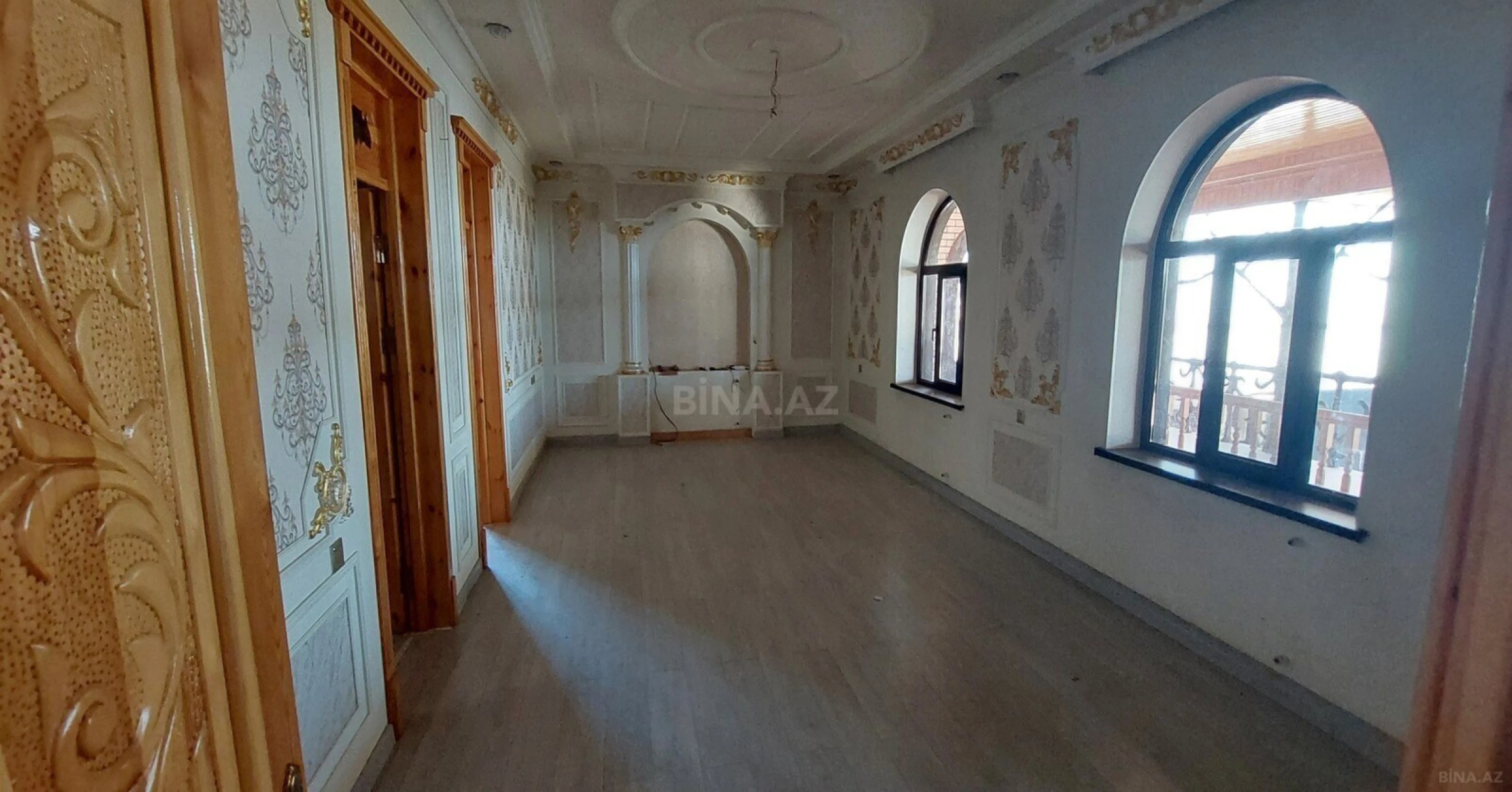 Satılır 9 otaqlı həyət evi 363.7 m²