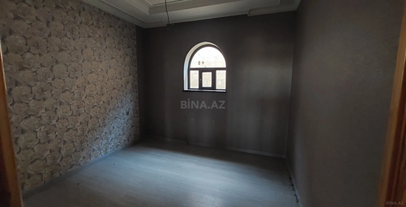 Satılır 9 otaqlı həyət evi 363.7 m²