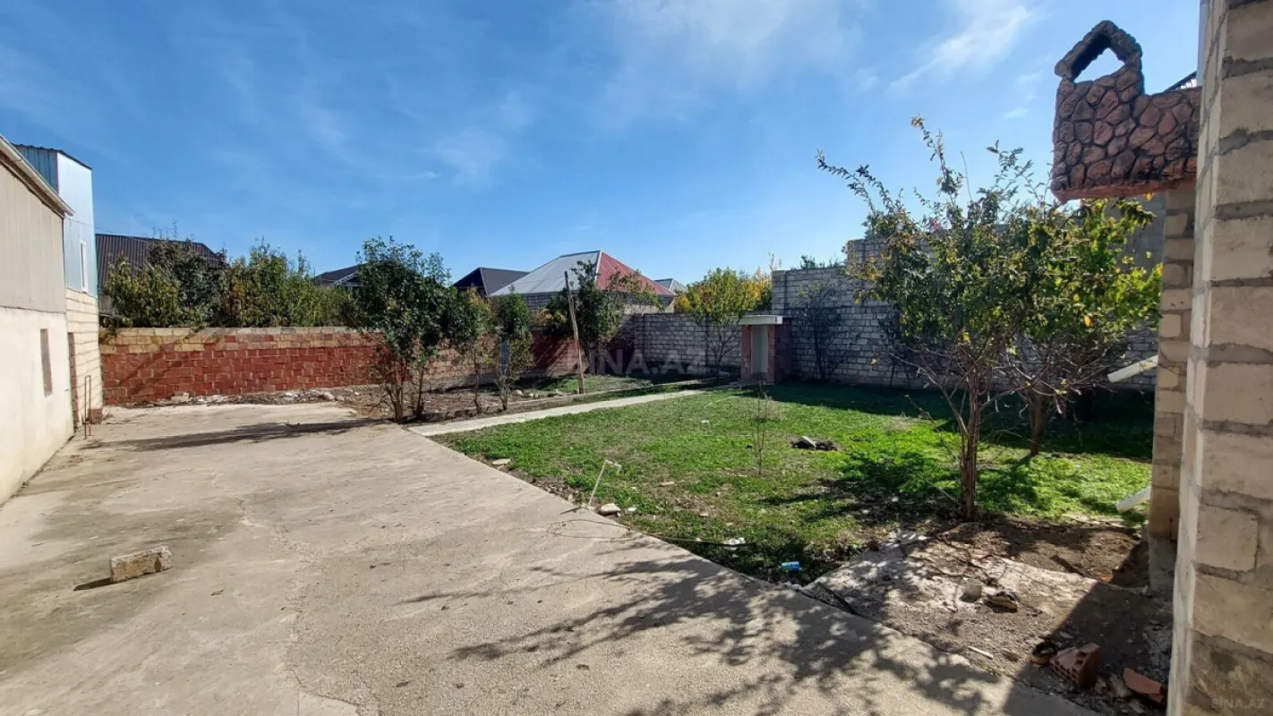 Satılır 9 otaqlı həyət evi 363.7 m²