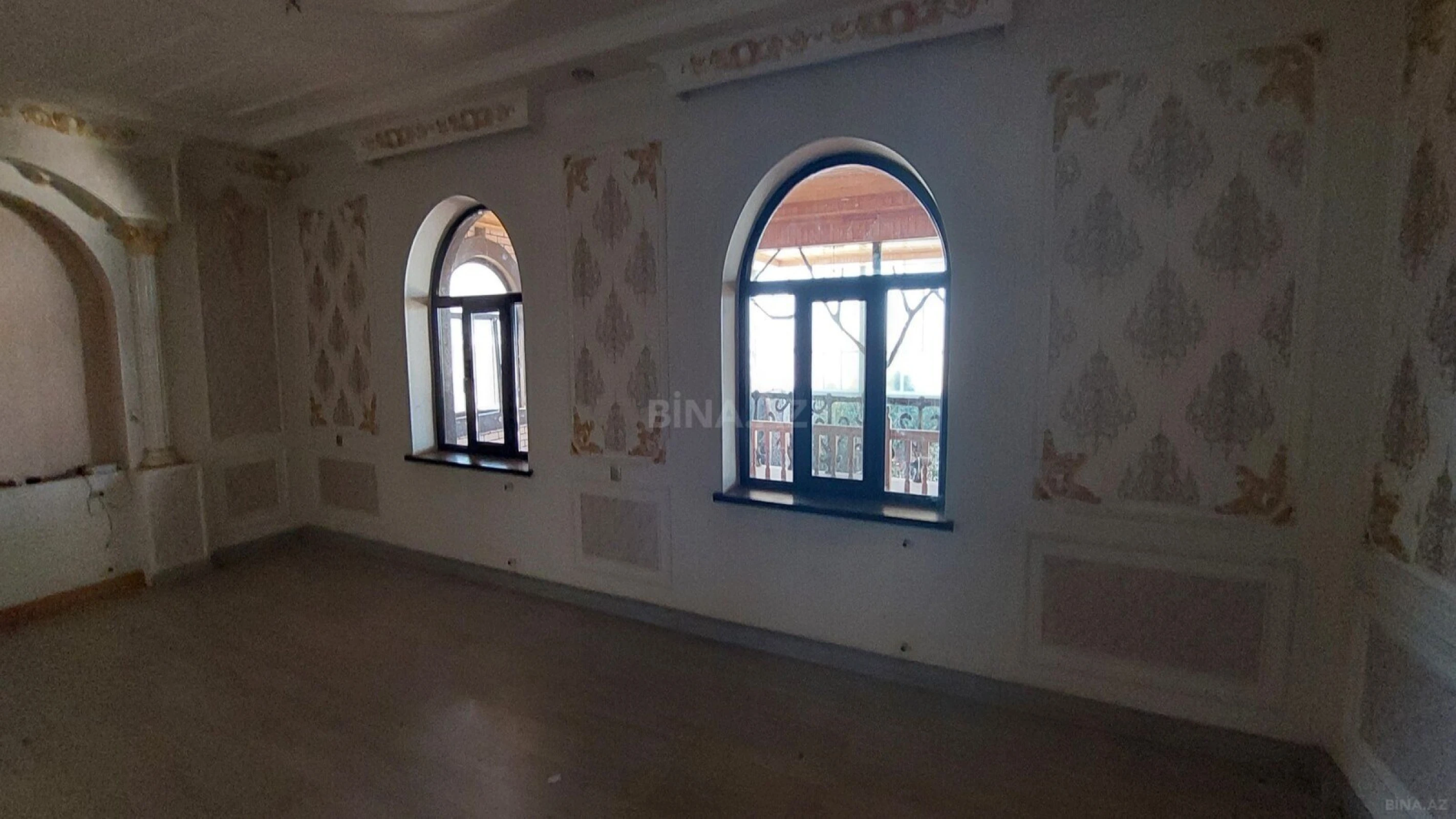 Satılır 9 otaqlı həyət evi 363.7 m²