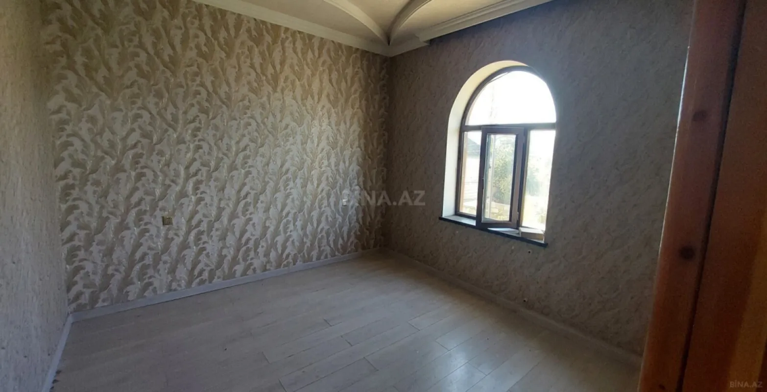 Satılır 9 otaqlı həyət evi 363.7 m²