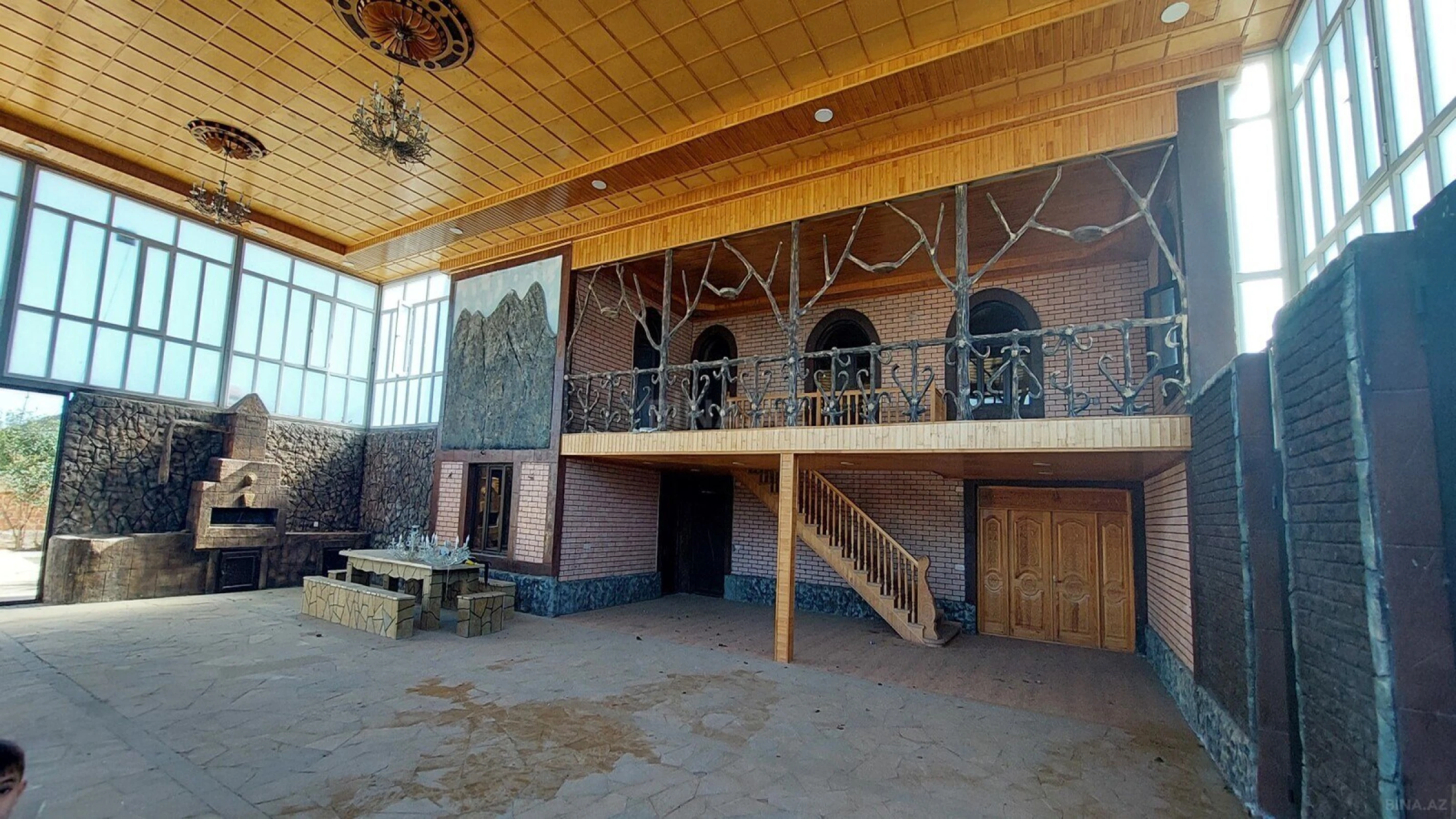 Satılır 9 otaqlı həyət evi 363.7 m²