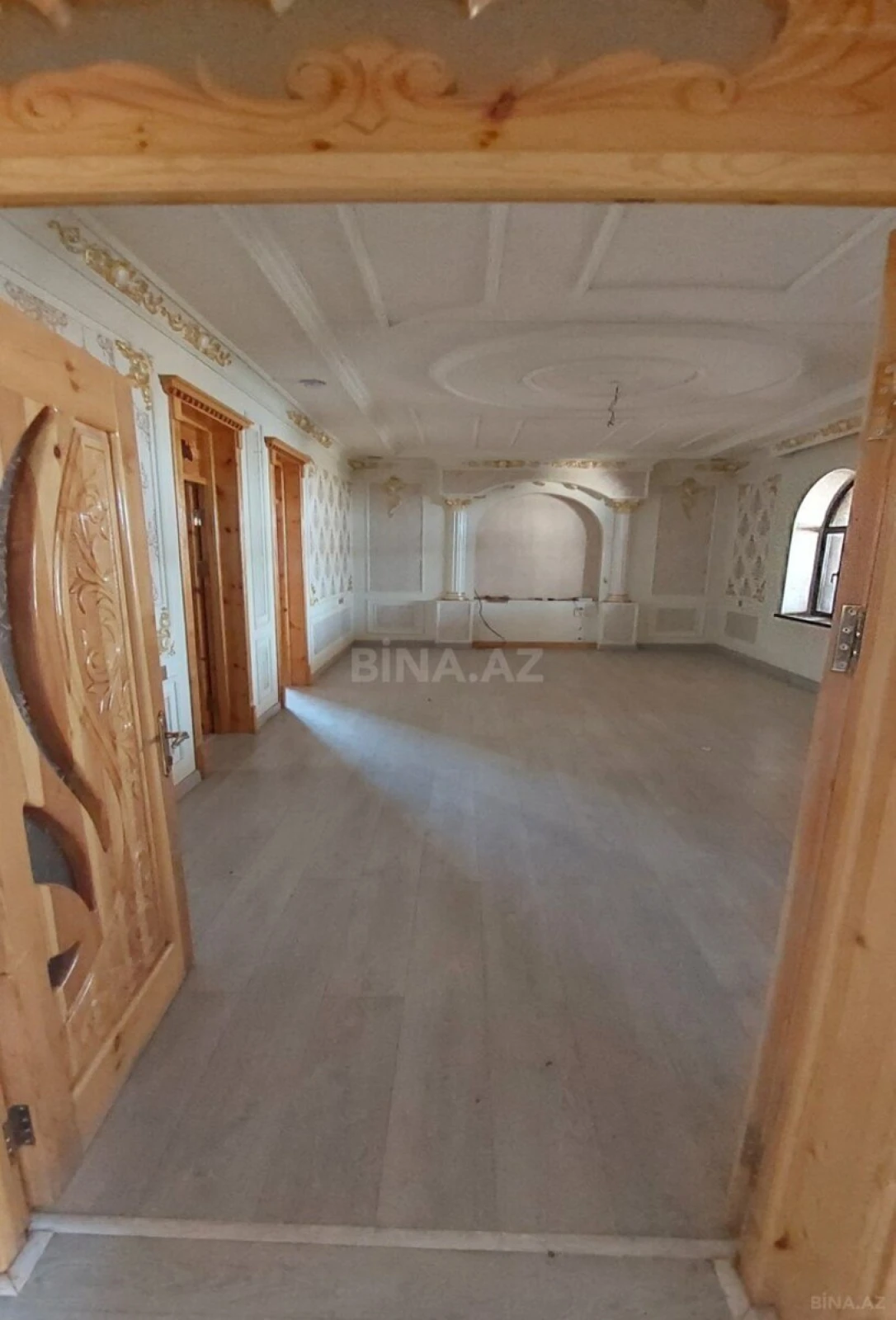 Satılır 9 otaqlı həyət evi 363.7 m²