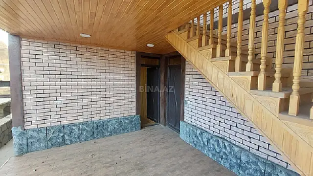 Satılır 9 otaqlı həyət evi 363.7 m²