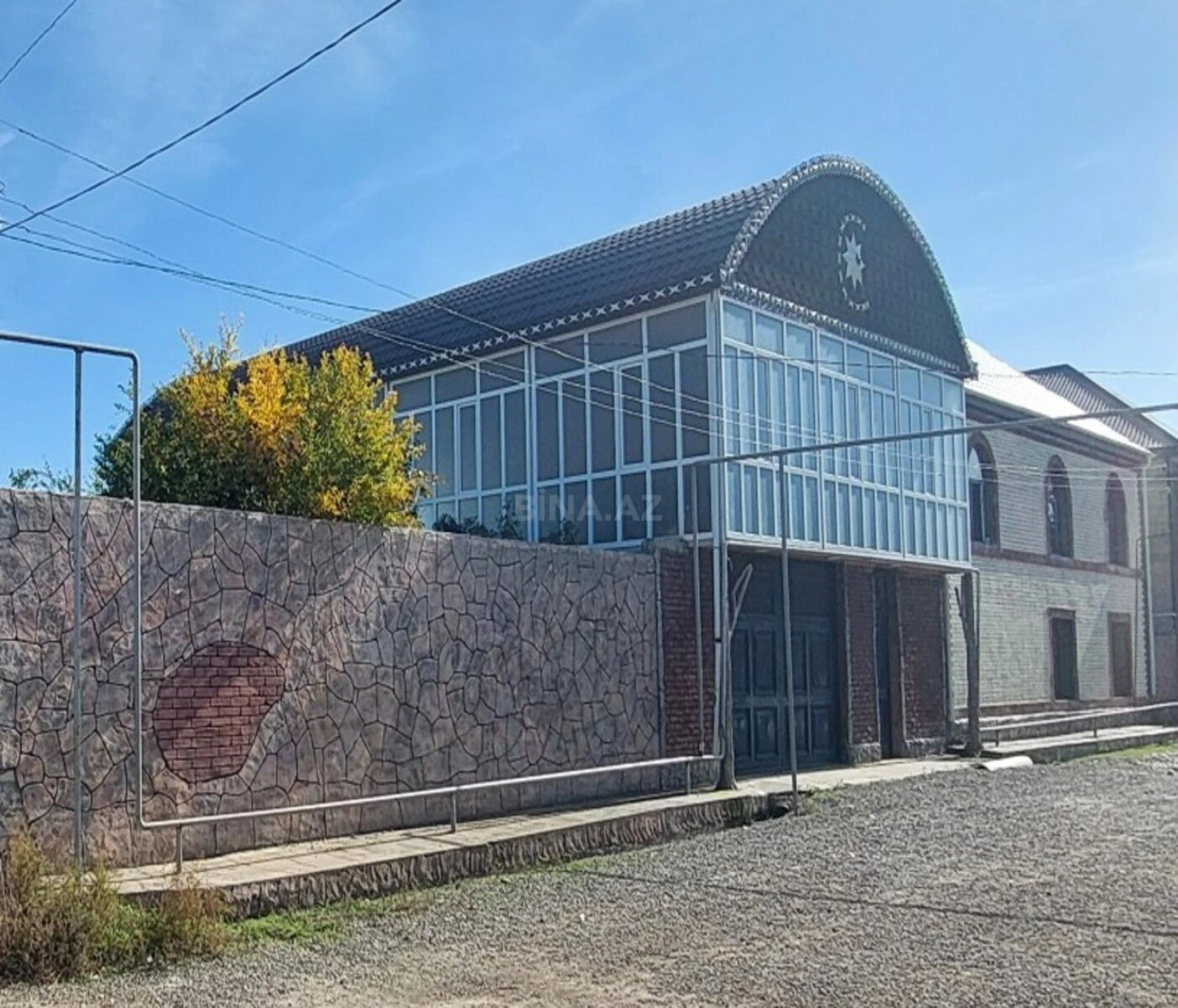 Satılır 9 otaqlı həyət evi 363.7 m²