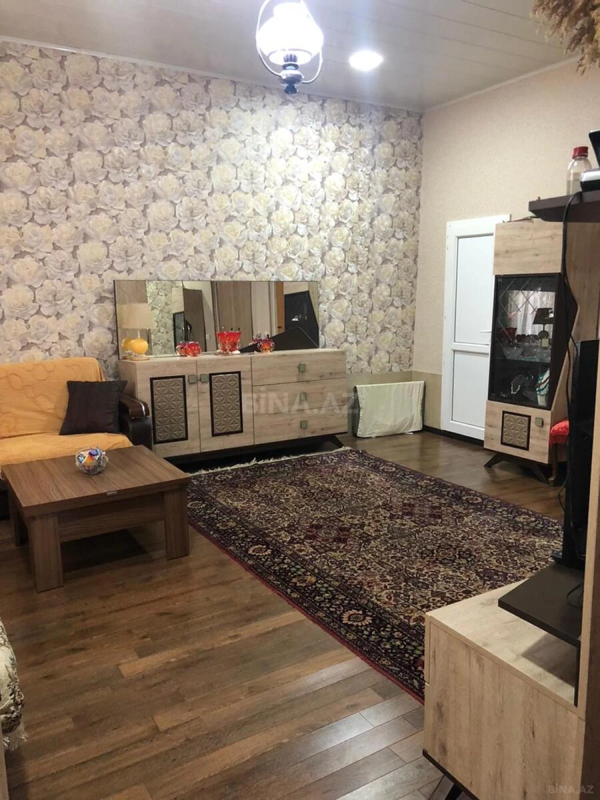 Satılır 1 otaqlı mənzil 60 m²