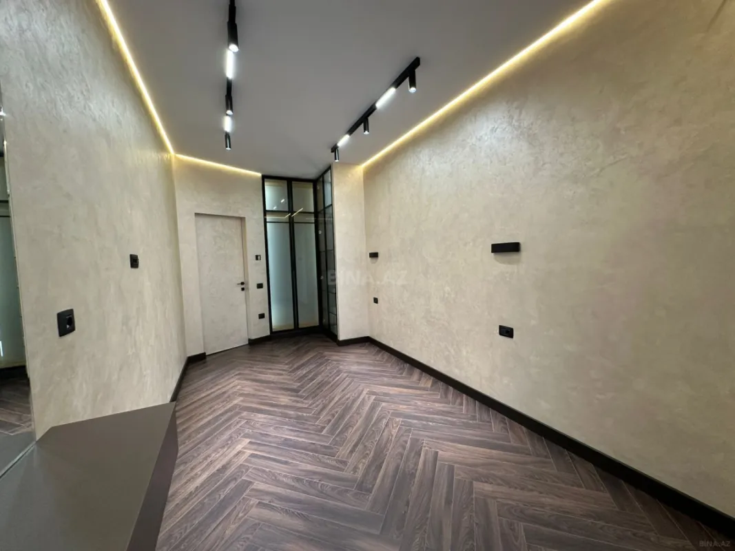 Satılır 2 otaqlı mənzil 68 m²