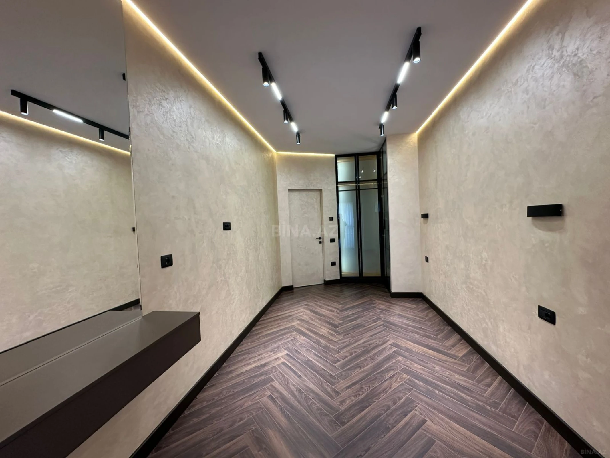 Satılır 2 otaqlı mənzil 68 m²