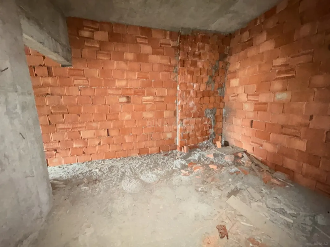 Satılır 2 otaqlı mənzil 106 m²