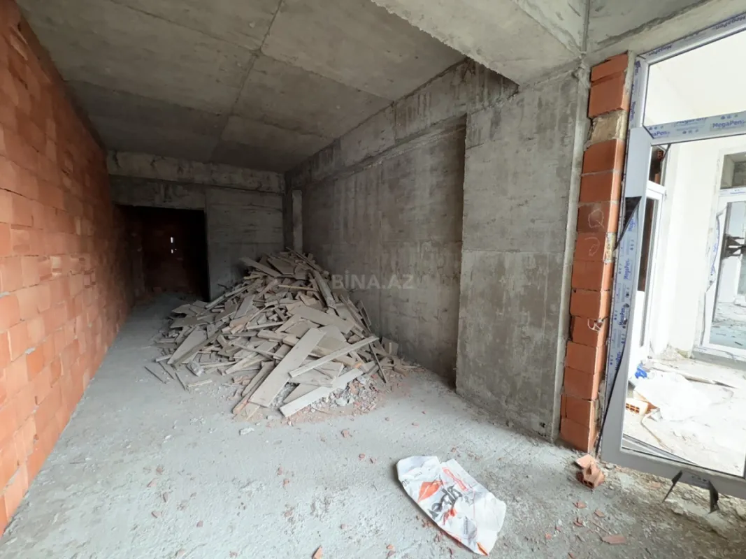 Satılır 2 otaqlı mənzil 106 m²