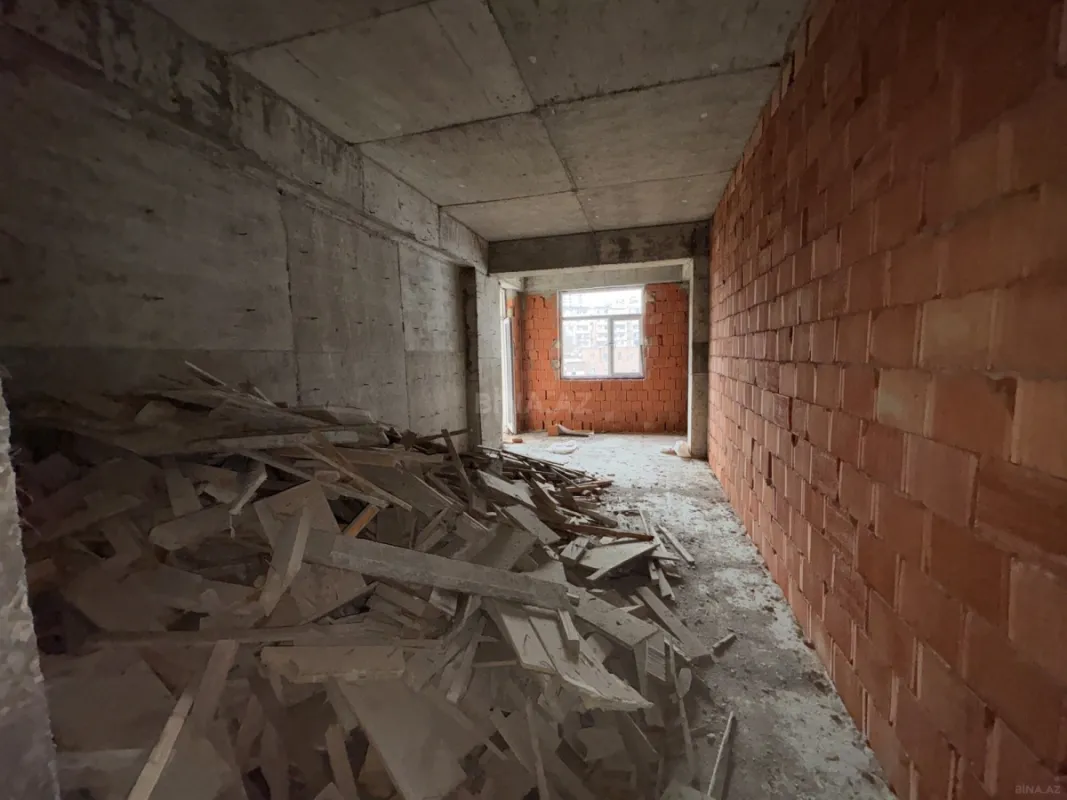 Satılır 2 otaqlı mənzil 106 m²