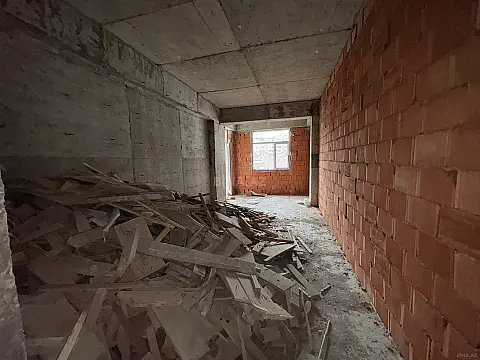 Satılır 2 otaqlı mənzil 106 m²