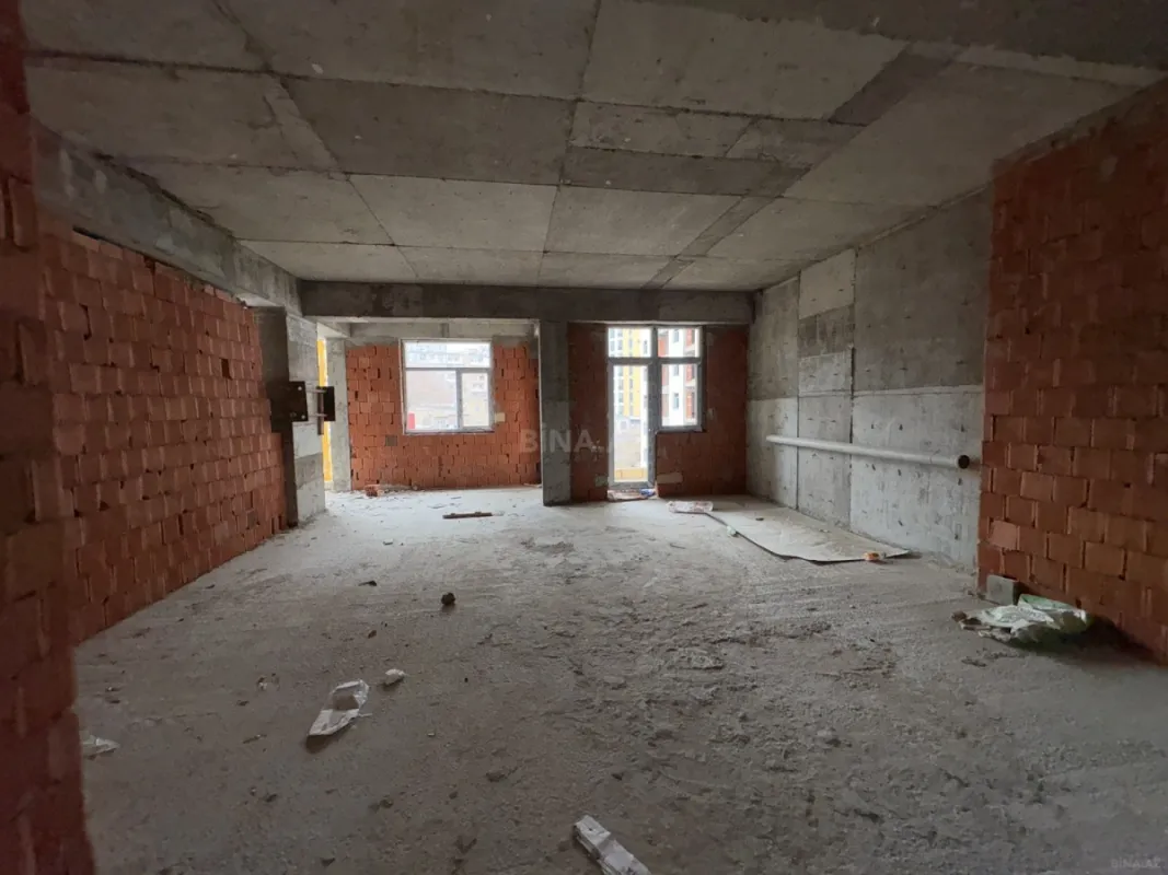 Satılır 2 otaqlı mənzil 106 m²