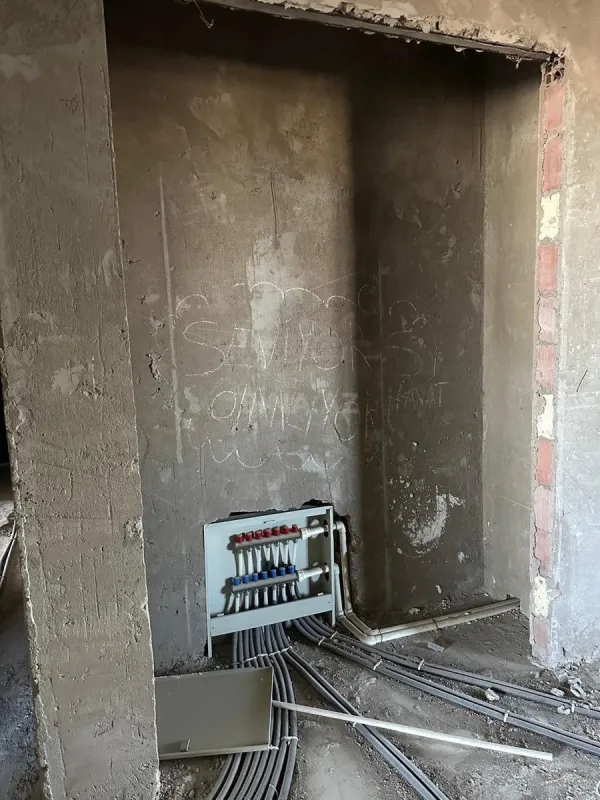 Satılır 4 otaqlı mənzil 153 m²