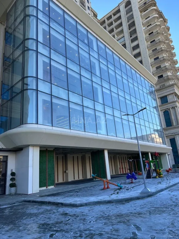 Satılır 4 otaqlı mənzil 153 m²