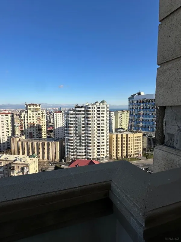 Satılır 4 otaqlı mənzil 153 m²