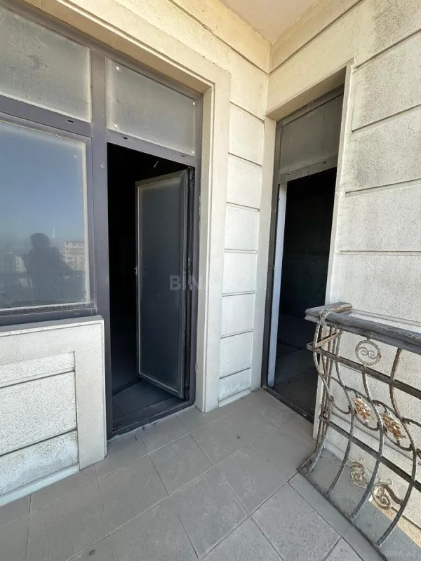 Satılır 4 otaqlı mənzil 153 m²