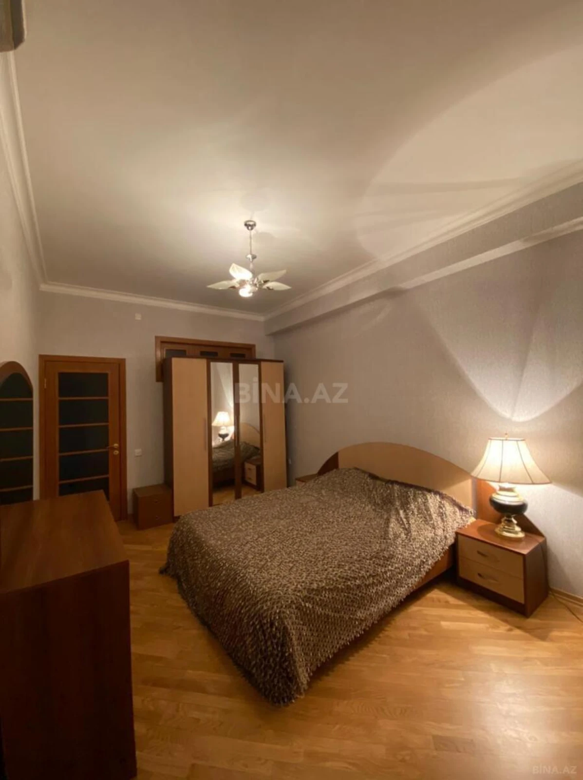 Satılır 2 otaqlı mənzil 70 m²