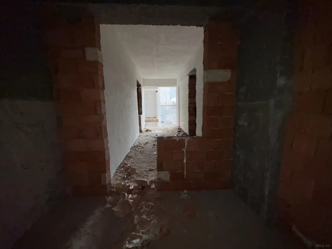 Satılır 1 otaqlı mənzil 93.7 m²